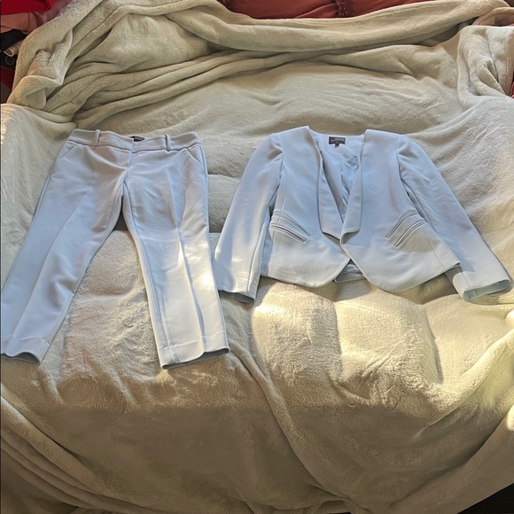 The Limited Women's Soft Blue Blazer and  pants the complete set - Picture 4 of 12